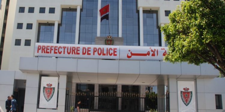 ولاية أمن الدار البيضاء كتفاعل مع فيديو كيوثق لتبادل مجموعة من الأشخاص العنف والرشق بالحجارة بالشارع العام