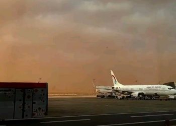 الرياح القوية توقف حركة الطيران