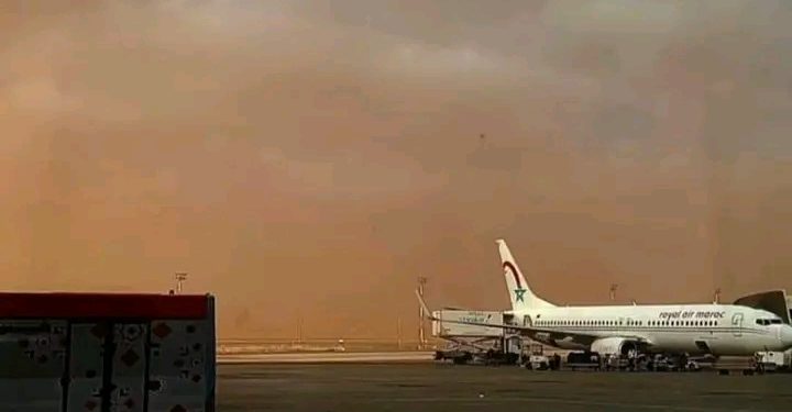 الرياح القوية توقف حركة الطيران