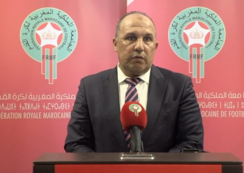 رئيس العصبة الاحترافية محترف في تغيير المدربين
