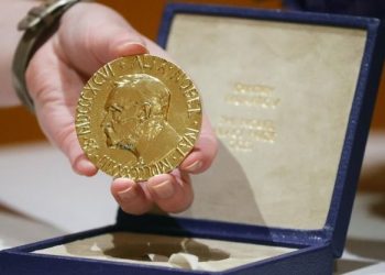 مليون دولار وميدالية ذهبية..كاتب نرويجي يفوز بجائزة نوبل للأدب