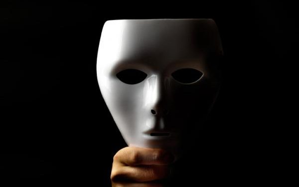 النرجسية.. بين الأكاذيب والواقع