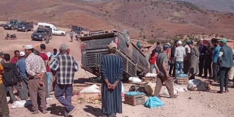 إنقلاب حافلة يودي بحياة شخصان وإصابة ثمانية بجروح خطيرة
