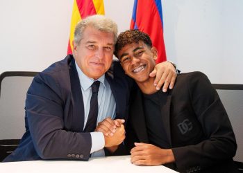 برشلونة جدّد عقد اللاعب المغربي الأصل لامين جمال مع بند جزائي بمليار يورو