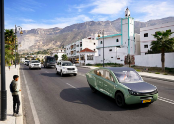 إختبار أول سيارة دفع رباعي تعمل بالطاقة الشمسية في المغرب +(صور)