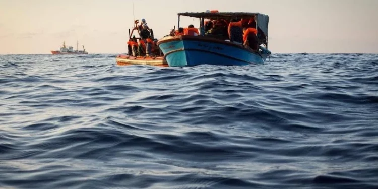 البحرية الملكية تقدم المساعدة لـ46 مرشحا للهجرة غير الشرعية قبالة سواحل الداخلة