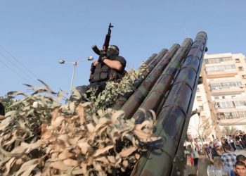 حماس ترد بصواريخها على إسرائيل وتصرع 1400 شخصا