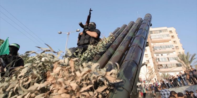 حماس ترد بصواريخها على إسرائيل وتصرع 1400 شخصا