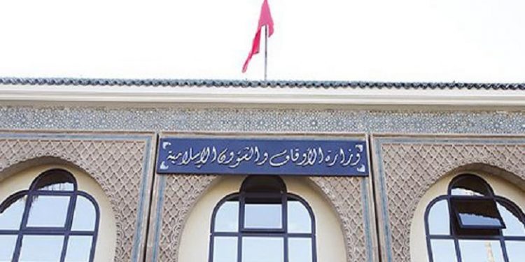 وزارة الأوقاف تنفي منع الخطباء من ذكر فلسطين في المساجد