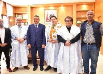 وفد من الصحفيين الإسبان يزور مدينة الداخلة