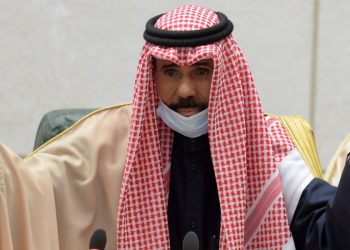 أمير الكويت يدخل المستشفى إثر وعكة صحية طارئة