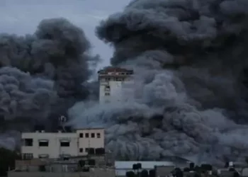 مجمع الشفاء الطبي خارج الخدمة بسبب القصق الاسرائيلي