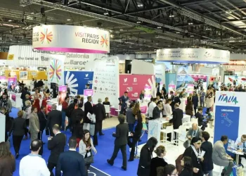 معرض السفر العالمي.. المغرب يسعى لاستقطاب 1.2 مليون سائح بريطاني بحلول 2026