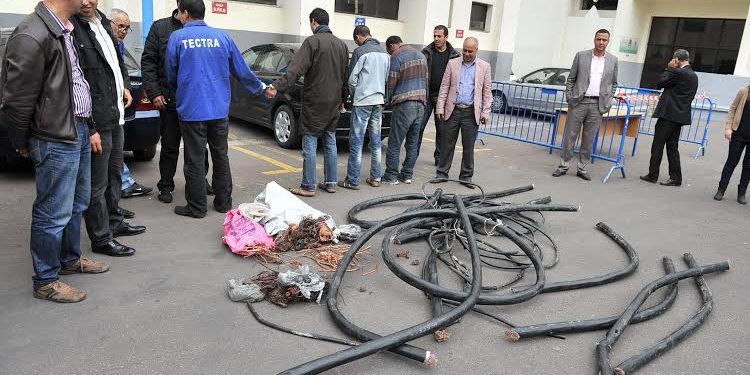 أمن فاس يوقف أربعة أشخاص بتهمة سرقة الأسلاك النحاسية