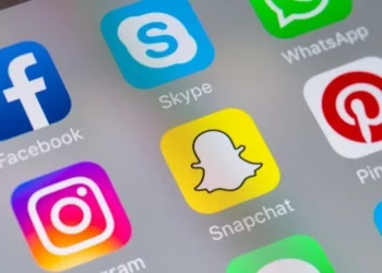 برلمانية تطالب بحجب مواقع التواصل الاجتماعي