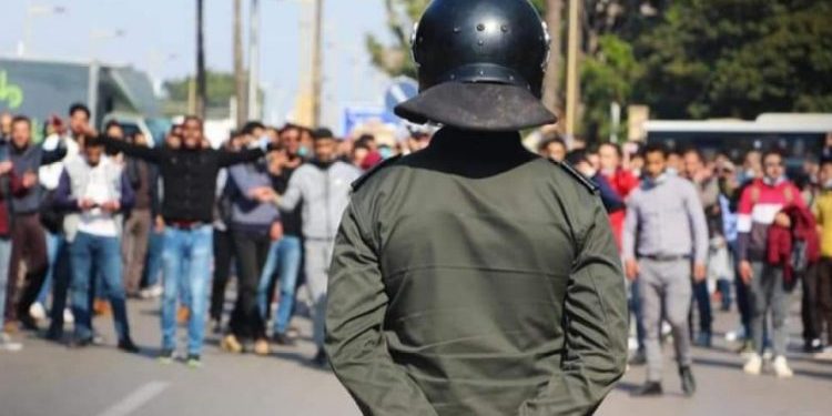 منظمة حقوقية تناشد وزارة الداخلية لتحريك القوة العمومية ضد الأساتذة (وثيقة)