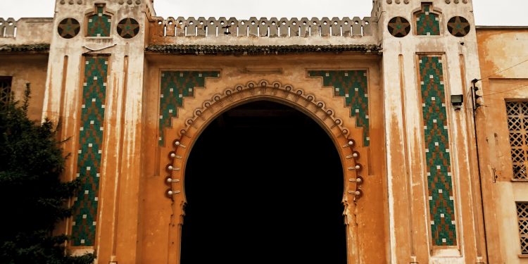 عاجل.. باستخدام السيوف هجوم على باطوار الحي المحمدي