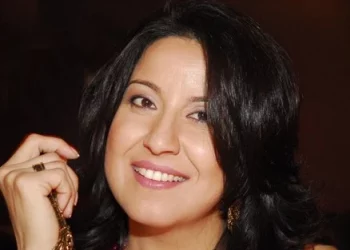 الفنانة مجيدة بنكيران تفوز بالجائزة الكبرى في مهرجان سينما الشعوب