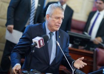سيناتور كولومبي يندد بقرار حكومة بلاده بإقامة علاقات مع “الجمهورية الصحراوية” الوهمية
