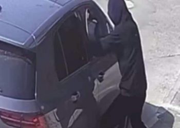 عصابة ملثمة ومدججة بالسلاح الأبيض تهاجم عون سلطة بالعرائش