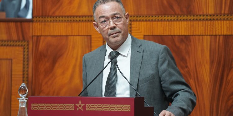 لقجع يعد الأساتذة بتحسين الأجور والظرفية الصعبة لن تحول دون ذلك