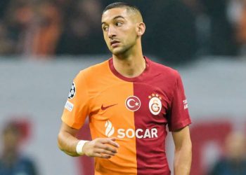 مدرب زياش يكشف رأيه حول الرحيل “المحتمل” لنجم المنتخب