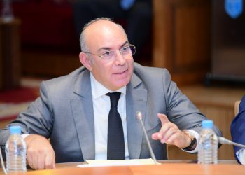 إخوان أخنوش يدافعون عن نصف ولاية الحكومة واصفين إياها بالمشرفة