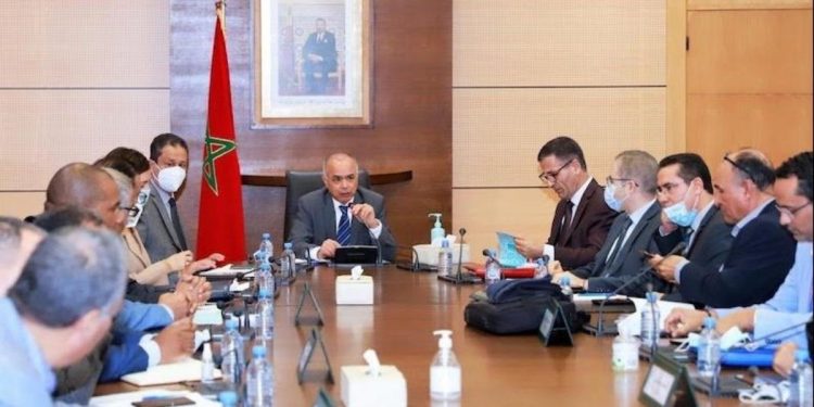 هذه مخرجات اجتماع الحكومة مع النقابات التعليمية حول توقيف أساتذة مضربين وتجميد أجورهم