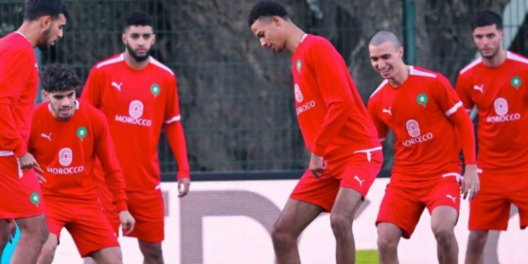 المنتخب يخوض أول حصة تدريبية بساحل العاج استعدادا للكان