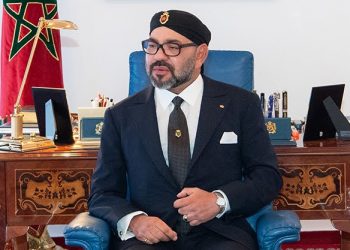 الملك يعزي أفراد أسرة المرحوم العلامة والأديب المقتدر الأستاذ عباس الجراري