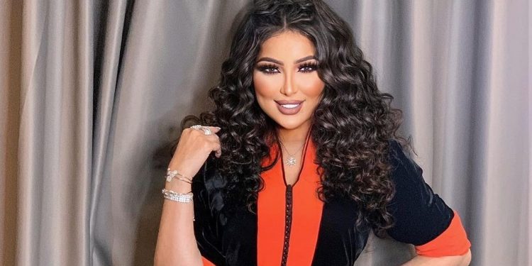 الفنانة “دنيا بطمة” تحظى بتضامن كبير من طرف المغاربة