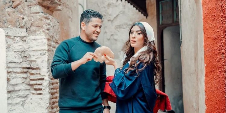 الشاب يونس يتقاسم كواليس “بغاونا نتقارقو” مع جمهوره
