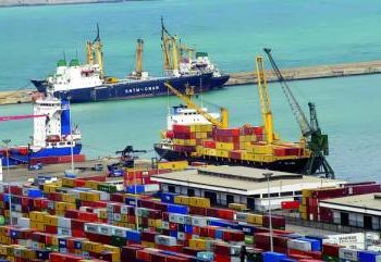 انخفاض العجز التجاري للمغرب بـ 7%