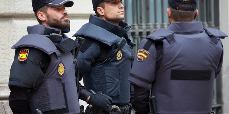 تنسيق أمني مع الجارة الشمالية يطيح بشبكة لتهريب الحشيش إلى أوروبا