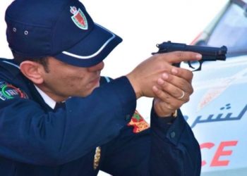ضابط أمن ممتاز يضطر لاستعمال سلاحه الوضيفي بالبيضاء
