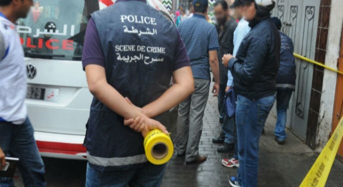 ثلاثيني يجهش على أمه ويرسل شقيقه للانعاش