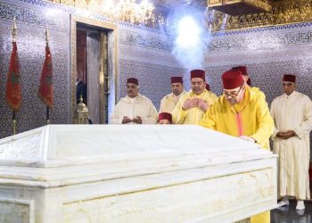أمير المؤمنين الملك محمد السادس يترحم على روح الملك محمد الخامس