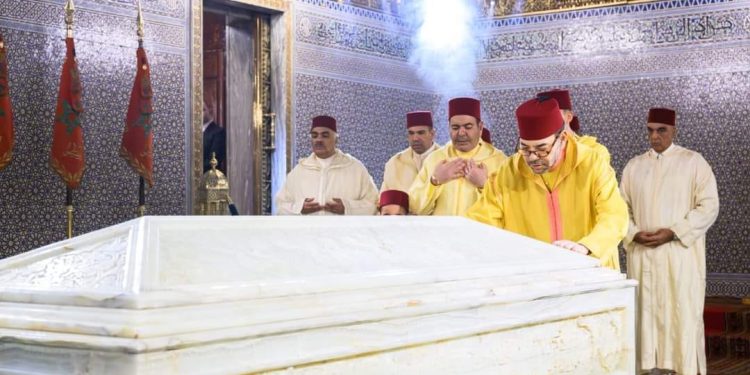 أمير المؤمنين الملك محمد السادس يترحم على روح الملك محمد الخامس