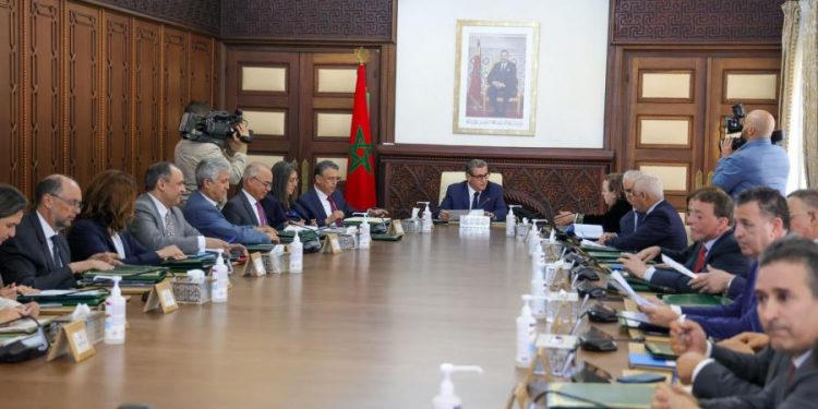 أخنوش يترأس اجتماع لجنة مساواة الجنسين