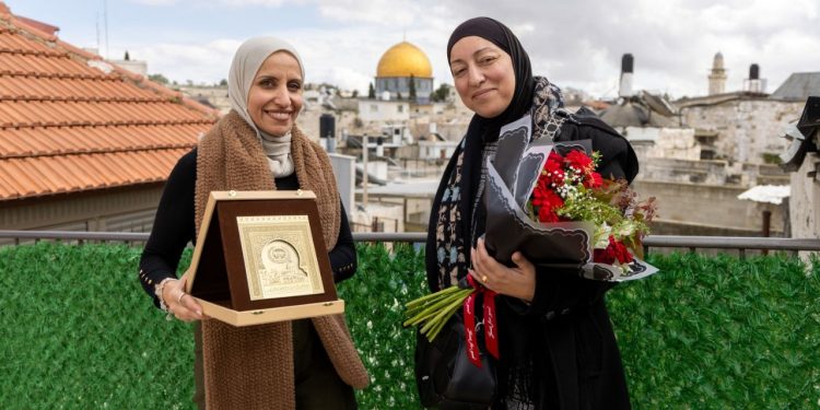 برئاسة جلالة الملك.. وبمناسبة عيد المرأة لجنة القدس تكرم 15 مقدسية