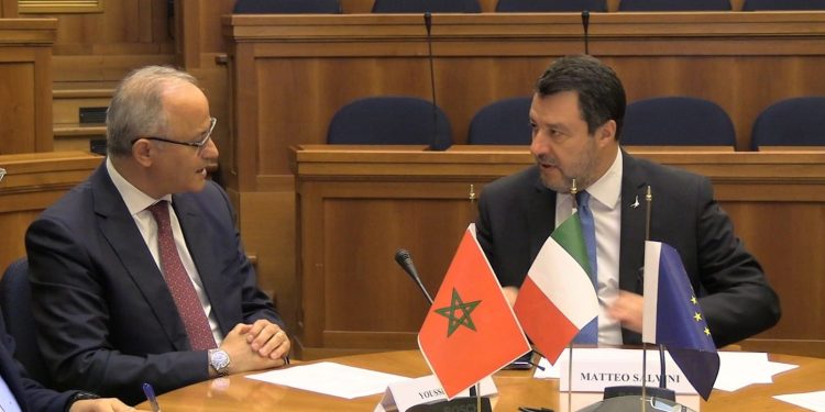 المغرب وإيطاليا يوقعان اتفاق الاعتراف المتبادل برخص السياقة