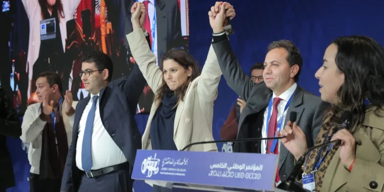 التراكتور يعلن إرجاع 310 مليون لخزينة الدولة