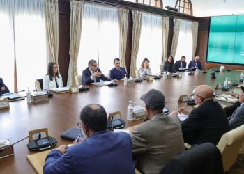 أخنوش يلتقي وفدا من الكونفدرالية الديمقراطية للشغل