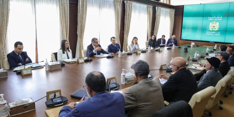 أخنوش يلتقي وفدا من الكونفدرالية الديمقراطية للشغل