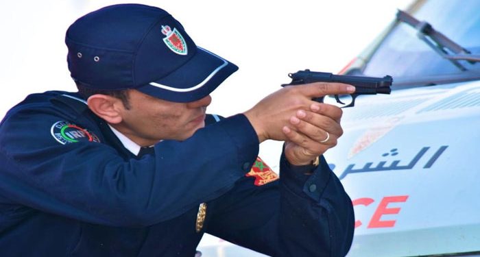  شرطي بالخميسات يضطر لاستخدام سلاحه الوظيفي