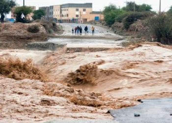 مص_ر_ع شخص بسبب السيول بإقليم الحسيمة