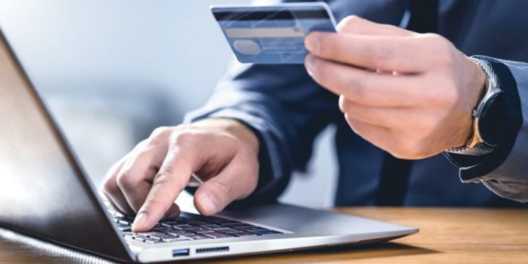 مجلس المنافسة يعلن عن إلغاء استخلاص رسوم أداء الفواتير عبر الانترنت