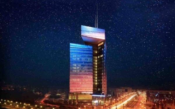 برج “اتصالات المغرب” يطفئ أضواءه احتفاء بـ “ساعة الأرض” 2024