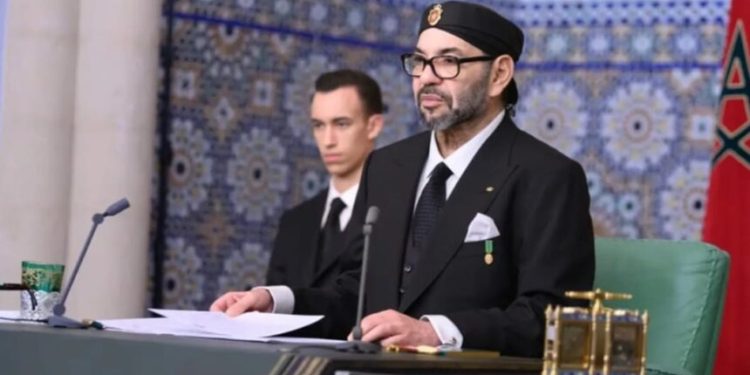 رئيس مجلس القيادة الرئاسي باليمن يهنئ جلالة الملك بحلول شهر رمضان المبارك