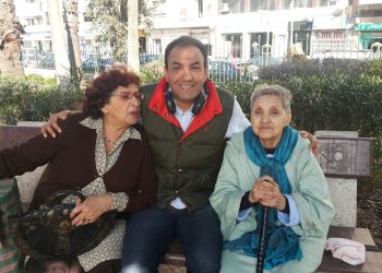 الفنان رشيد الوالي يدخل على خط الأزمة الصحية التي ألمت بالفنانة عائشة ماه ماه